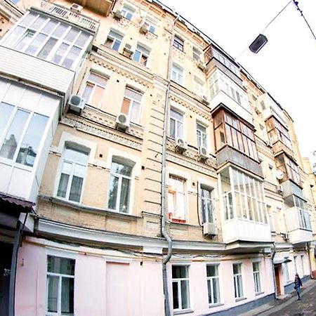 Status Guesthouse Київ Екстер'єр фото