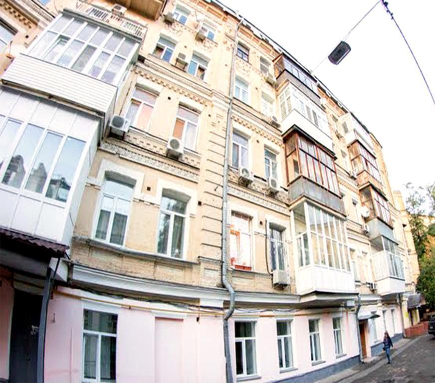 Status Guesthouse Київ Екстер'єр фото